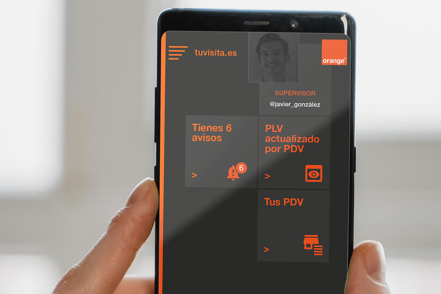 herramienta digital de Orange en un smartphone